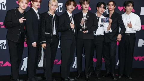 Stray Kids