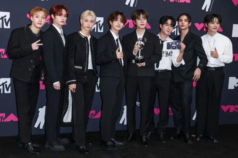 Stray Kids