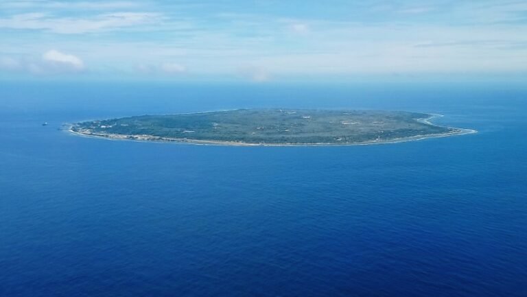 smallest country in the world