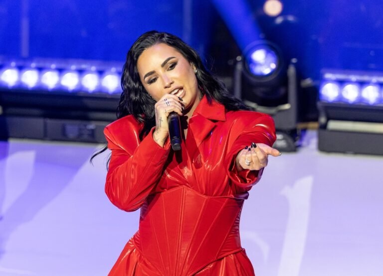 demi lovanto