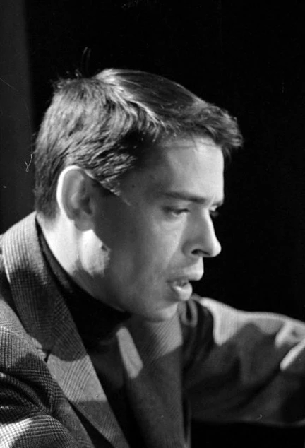 Top 15 Best French Male Singers of All Time