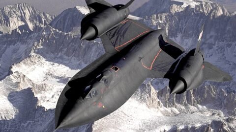Lockheed SR-71 Blackbird (Mach 3.3)