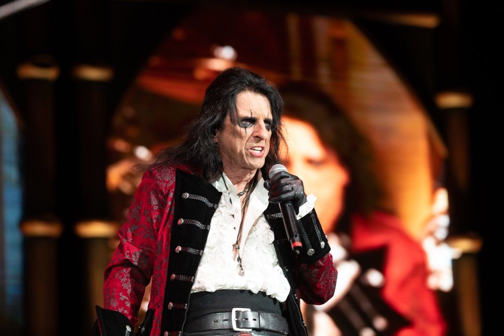 Top 10 Best Songs by Alice Cooper
