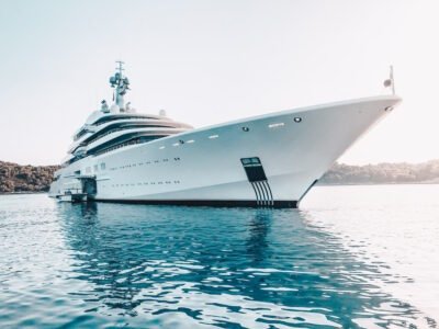 Eclipse (1.3 billion euros)