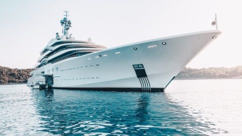 Eclipse (1.3 billion euros)