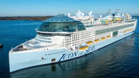 Icon of the Seas (250,800 GT)