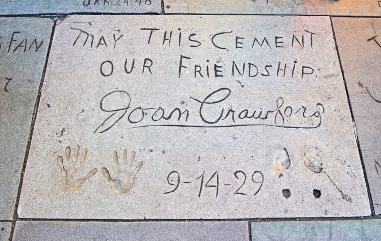 10 Shocking Facts About Joan Crawford