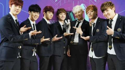 Top 10 Most Handsome K-pop Stars (Men)