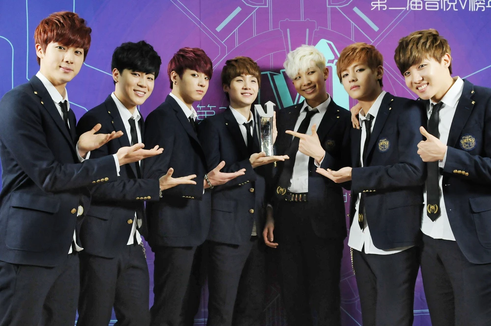 Top 10 Most Handsome K-pop Stars (Men)