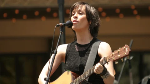 Top 10 Best Songs by Alanis Morissette