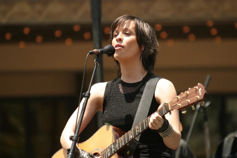 Top 10 Best Songs by Alanis Morissette