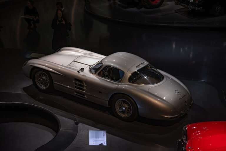 Mercedes-Benz 300 SLR Uhlenhaut Coupé (135 million euros)