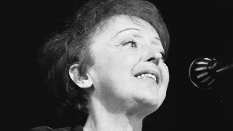 Top 15 Best French Female Singers of All Time