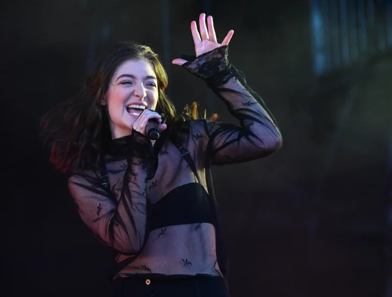 Top 10 Best Songs by Lorde