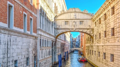Top 10 Most Overrated Holiday Destinations in the World